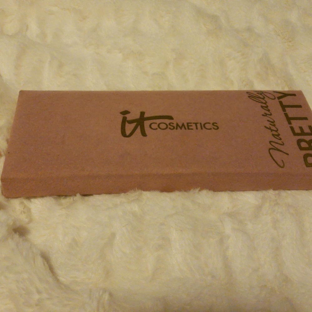 IT Cosmetics Naturally Pretty Palette Volume 1